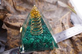 Orgonit Pyramide Malachit   Räumung    (1)