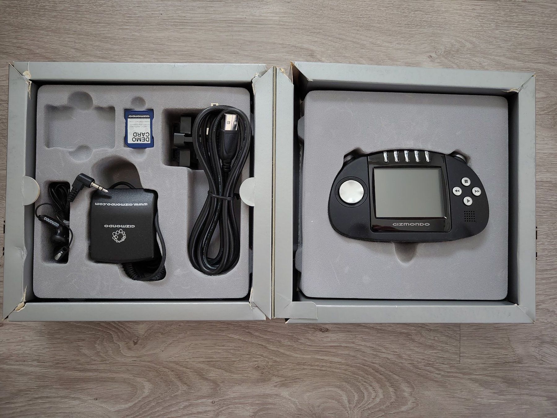 Konsolen: Gizomondo Bundle mit 6 Spielen – Defekt aus Schachen LU von retrogamer 6