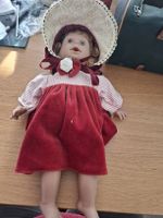 Nostalgische Puppe mit rotem Kleid und Hut, Vintage 🧸 (54)