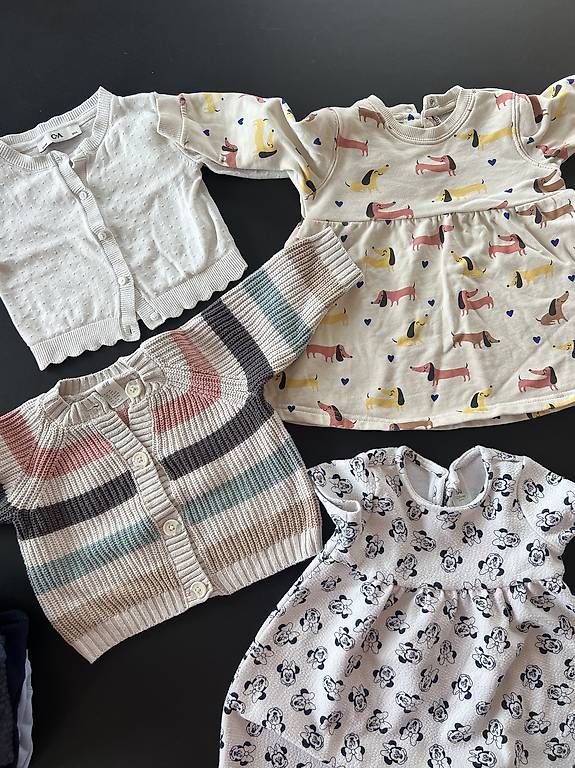 Lotti & Set di vestiti: Kleiderpaket Mädchen 68/74/80 – Usato da Luzern venduto da Sportstudentin