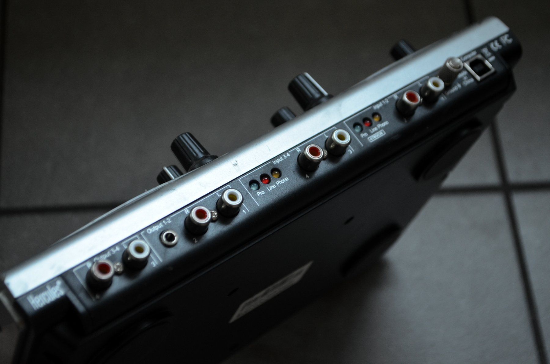 Hercules Console di mixaggio: Hercules DJ Console MK4 – Usato da Collonges venduto da arashee 4