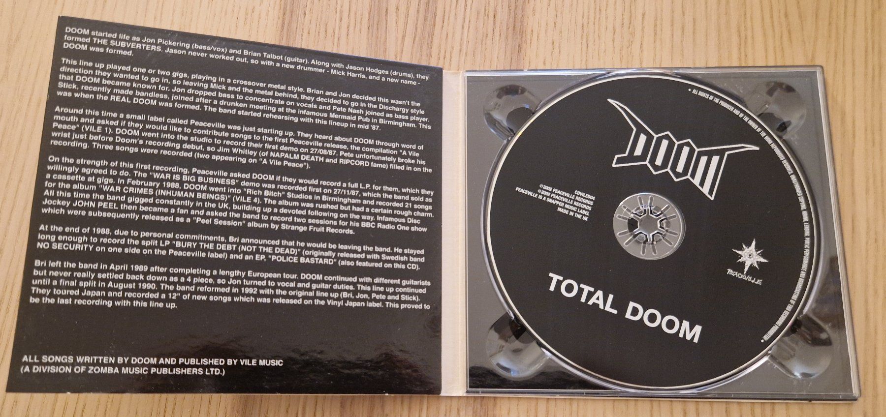 CD: Doom – Total Doom (CD, Compilation, Digipak) – Usato da Luzern venduto da Belethors_GenGoods 1