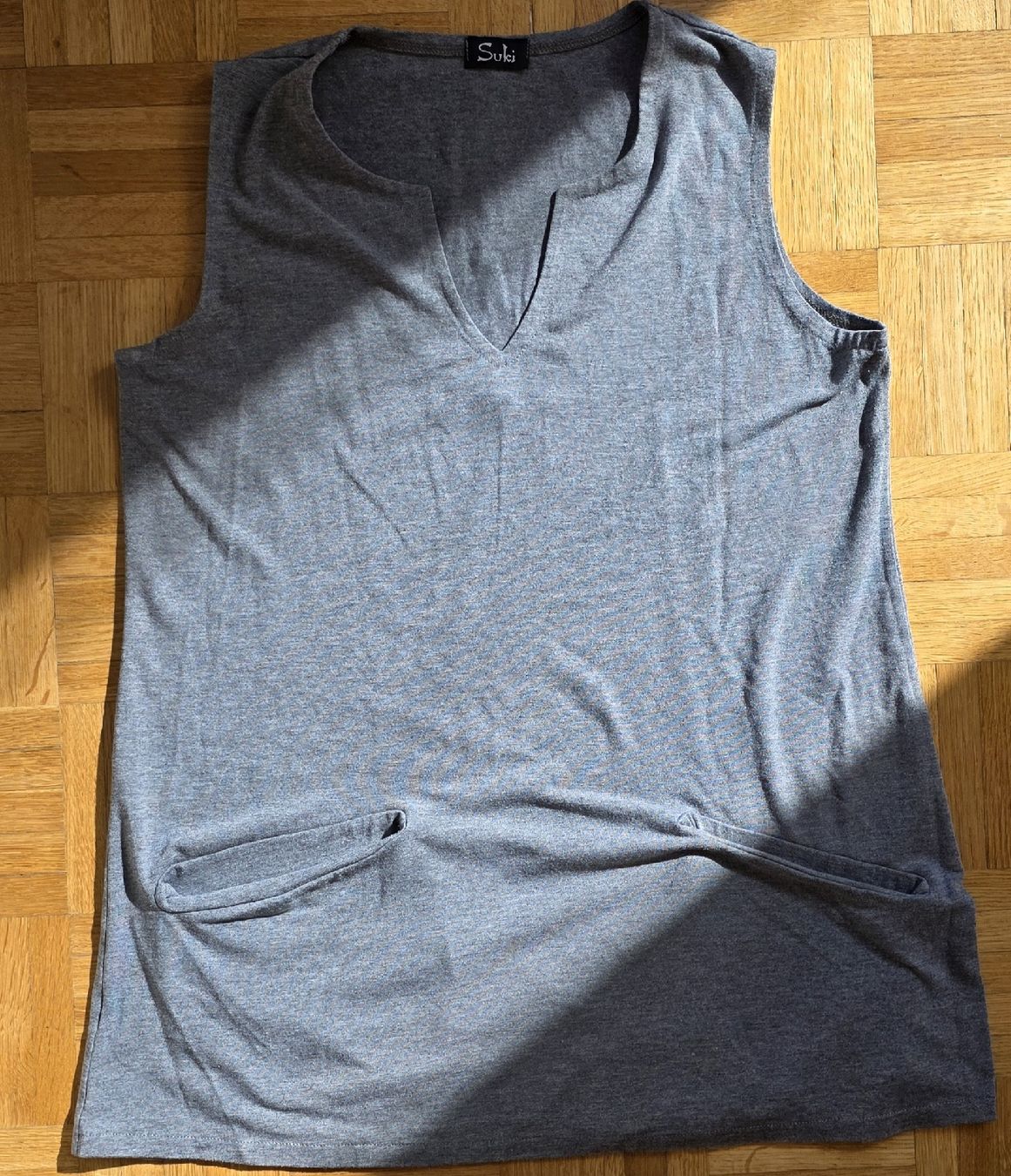 Top: Débardeur gris Suki taille L – Usato da Yverdon-les-Bains venduto da van_dq65