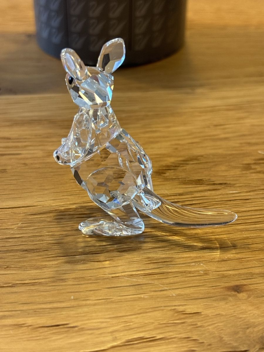 Swarovski Tutte le decorazioni: Swarovski Känguru mit Baby Box – Usato da La Plaine venduto da Spooty67 4