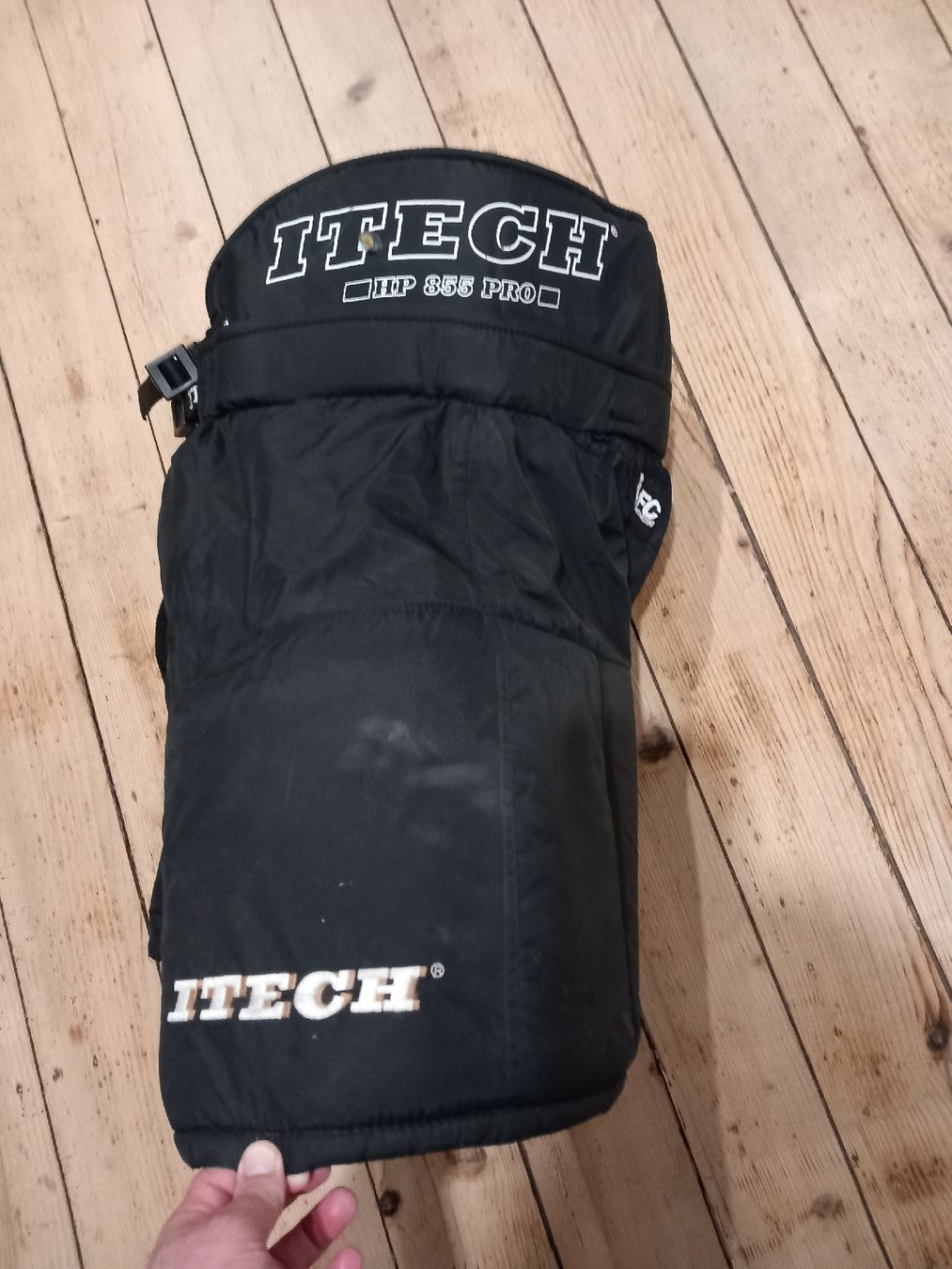 Protezioni & Imbottiture: Cuissette de hockey ITECH – Usato da Courgenay venduto da DaVe915 1