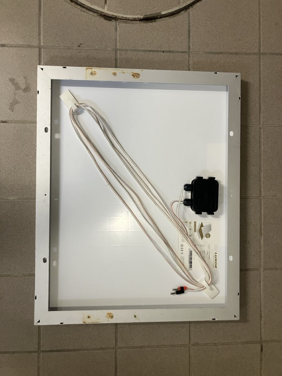 Dispositivi a energia solare: Solarpanel 50W für Camping – Usato da Steckborn venduto da 4you 1