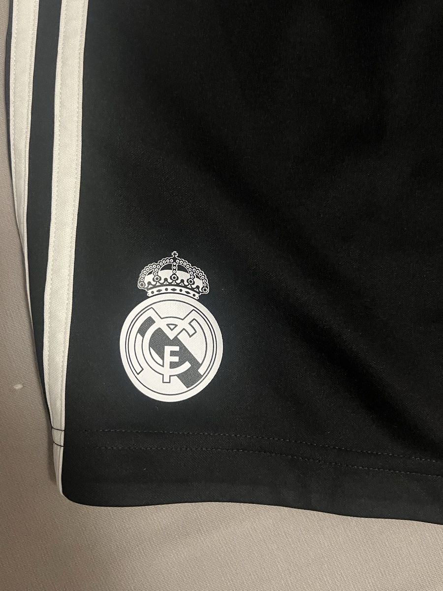 Real Madrid Canottiere & Pantaloni: Short Real Madrid x Y3 Black – Nuovo (secondo la descrizione) da Villars-Ste-Croix venduto da Maaaat 2