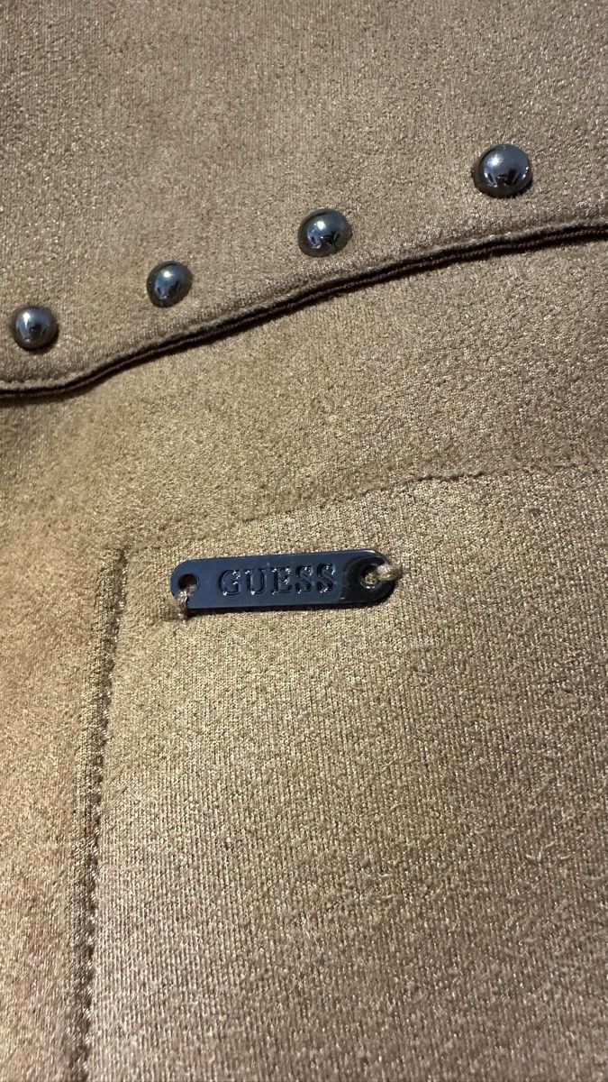 Guess Mäntel: Guess Wildleder Mantel camel/cognac, Grösse 42  – Gebraucht aus Winterthur von JVSMIN 4