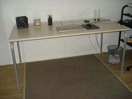Bürotisch