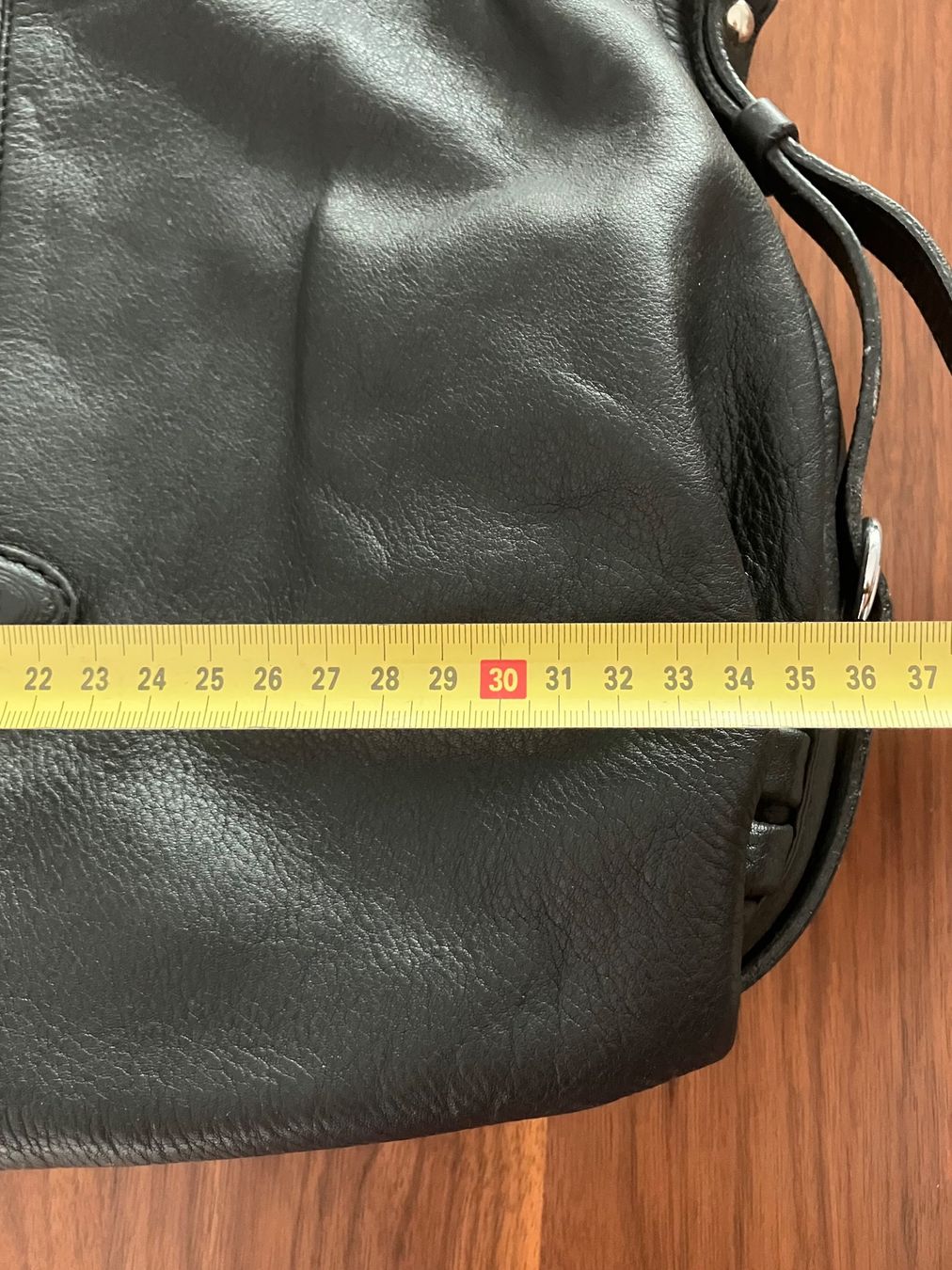 Tod'S Taschen für Damen: TOD'S Tasche Leder schwarz – Gebraucht aus Windisch von Lyudmila01 6