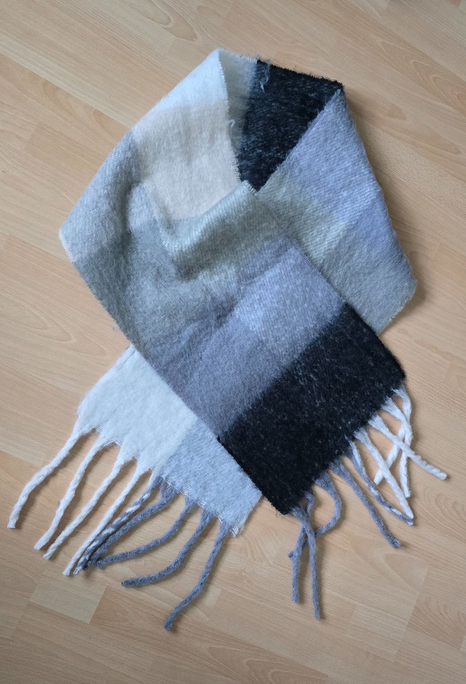 Foulard & Sciarpe: Schal – Nuovo e nell'imballaggio originale da Oberbipp venduto da Meaw13 4