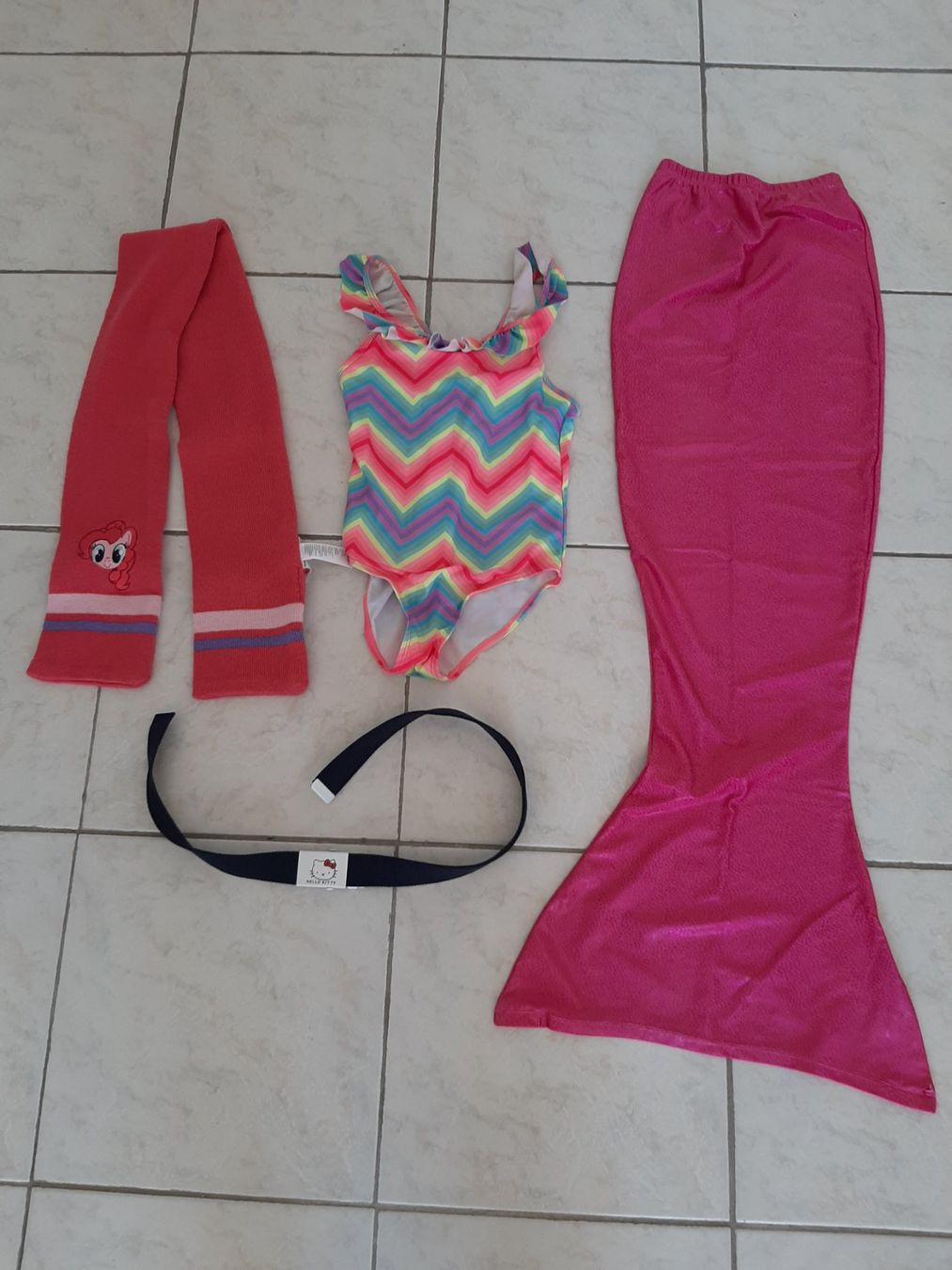 Lotti & Set di vestiti: Kleiderpaket gr 122 – Usato da Brissago venduto da lucabell 4