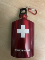 Rote Schweiz Trinkflasche mit Karabiner Neu