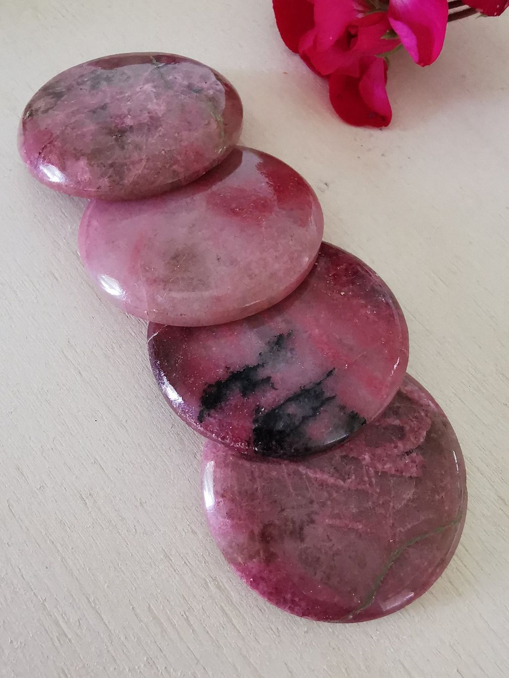 Edelsteine: 4 Stk. grosse Rhodonit Cabochon / Lager-Sondererkauf – Neu und originalverpackt aus Dierikon von Buntspecht-10 6