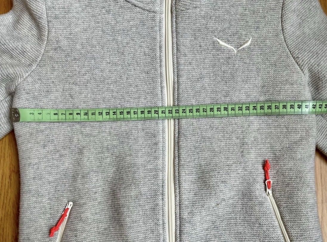 Sherpa Giacche: Salewa Damen Woll-Jacke – Nuovo (secondo la descrizione) da St. Gallen venduto da Debi. 7