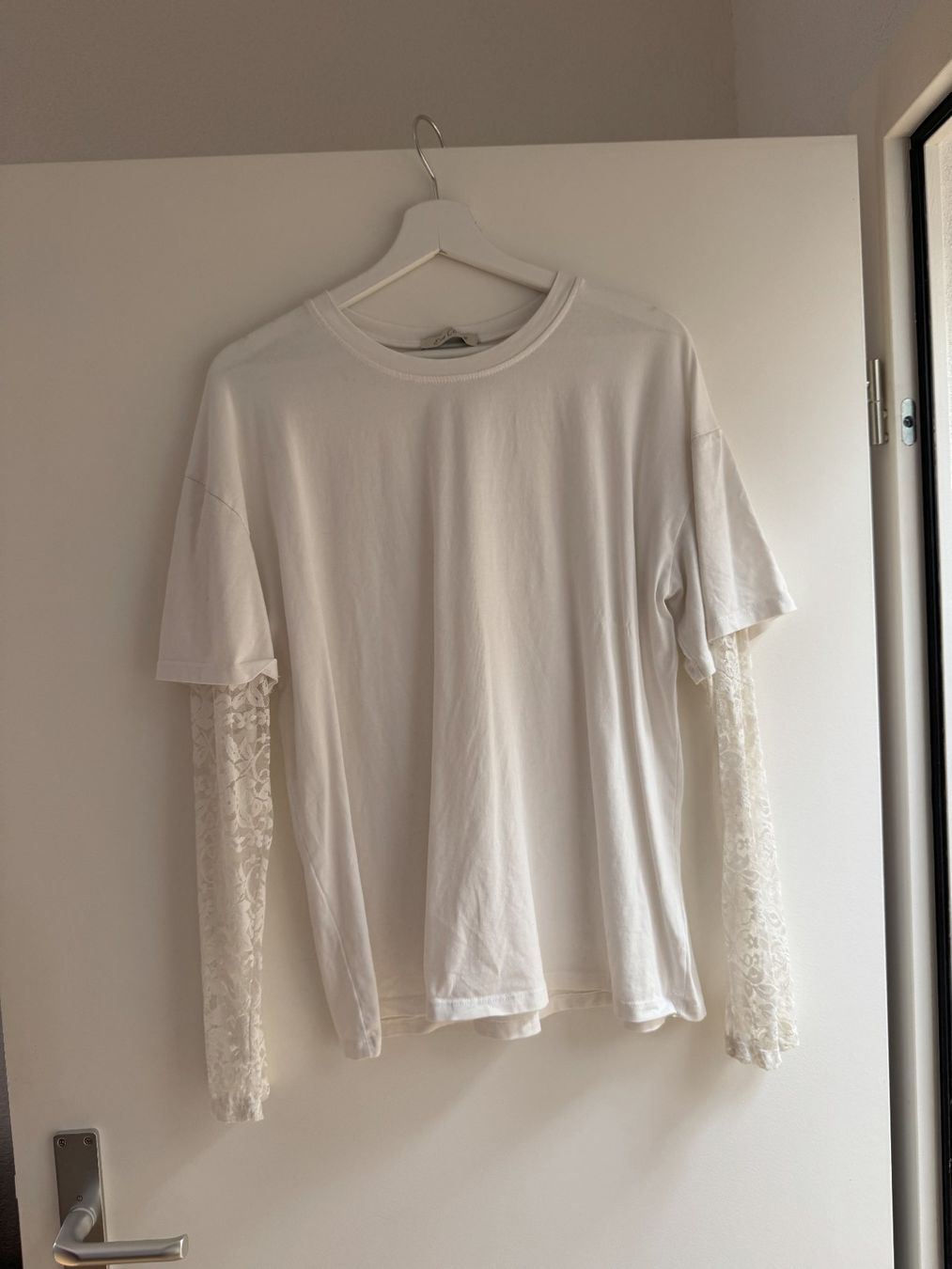 T-shirt: T-shirt dentelle – Nuovo (secondo la descrizione) da Morges venduto da alice.marie