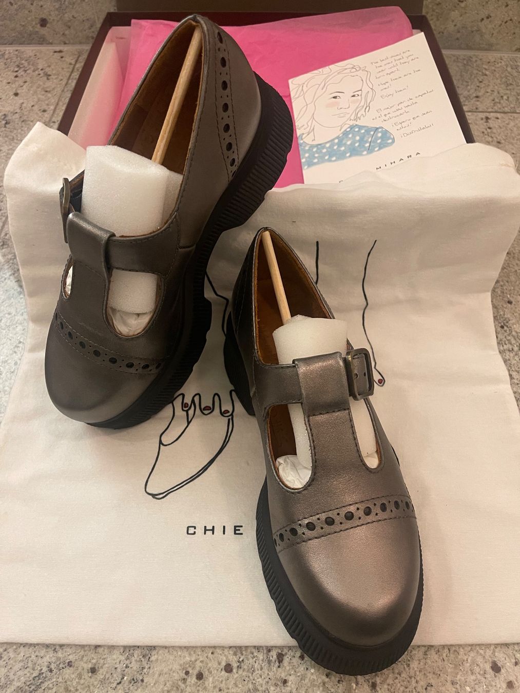 Chie Mihara Scarpe da donna: Chie Mihara Schuhe, Gr. 36, dunkel silber – Nuovo (secondo la descrizione) da Rüschlikon venduto da bur_7r8m