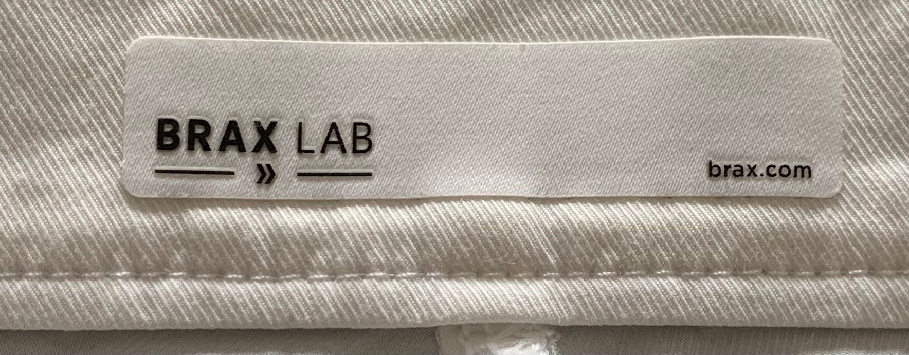 Brax Pantaloni: Brax Hose weiss Cargo lässiger  Style Grösse 44 – Usato da Nussbaumen AG venduto da brigitebardot 5