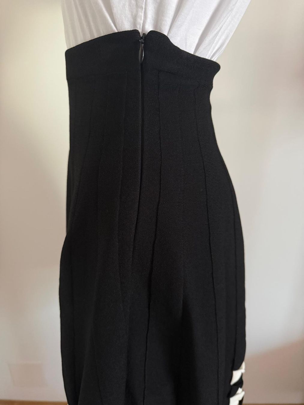 Alexander Mcqueen Gonne: Alexander McQueen, Strickrock, neuwertig, Gr. S – Nuovo (secondo la descrizione) da Oberarth venduto da SSS. 5