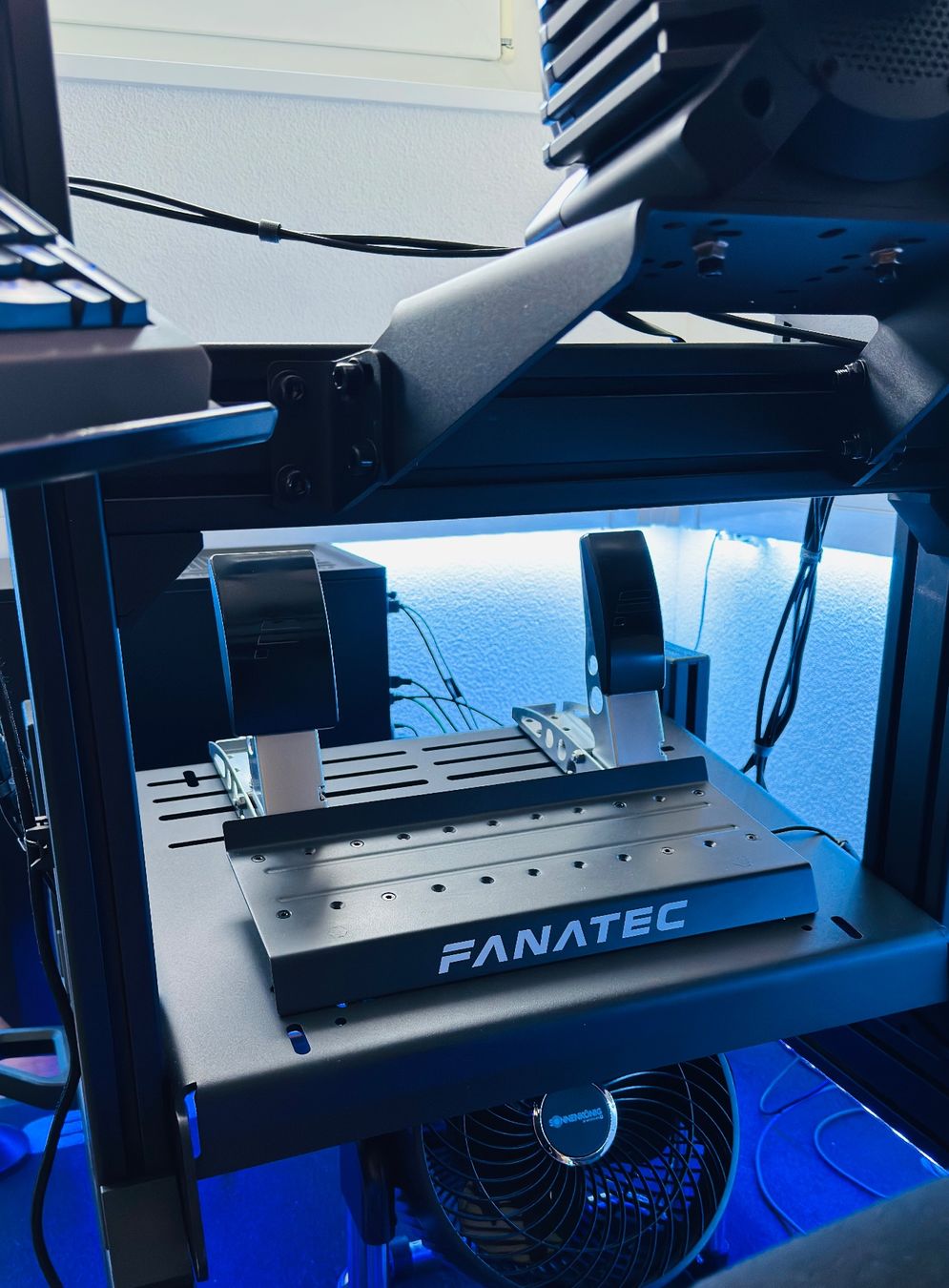 Fanatec Sedie: RennSimulator mit Fanatec DD 8nm und SimLab – Usato da Kaltbrunn venduto da RacingPoint.ch 2