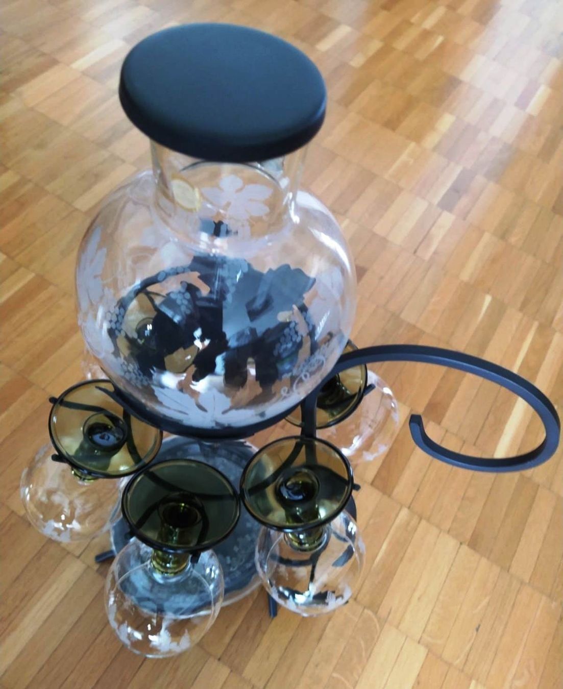 Caraffe: Wein Dekantier mit 6 Gläsern und Ständer - 51 cm - – Nuovo (secondo la descrizione) da Zürich venduto da 1980ale