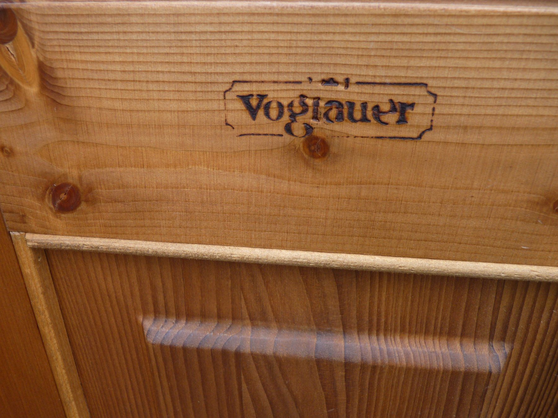Voglauer Kommoden: Kommode/Anrichte "Voglauer" aus Holz mit Malereien – Gebraucht aus Küsnacht ZH von zoliboli01 8