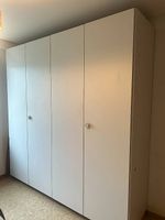 2 grosse Einbauschränke