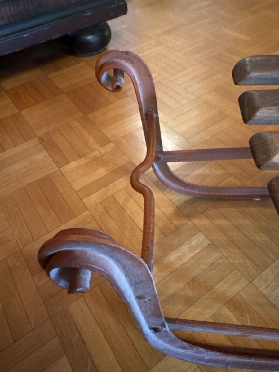 Toutes les décorations: Antiker Schlitten – D'occasion à Walliswil b.Wangen par CharlotteGarde 1