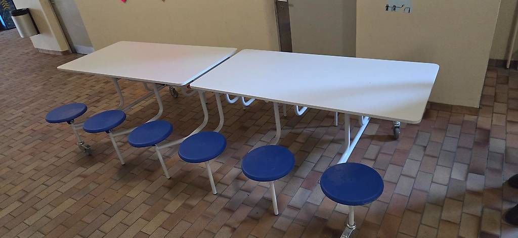 Seggioloni: Outdoor Tisch Sitz Kombination – Usato da Neerach venduto da 164QV