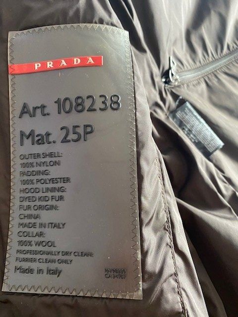 Prada Giacche: PRADA Jacke – Usato da Küssnacht venduto da Flowerlady 5