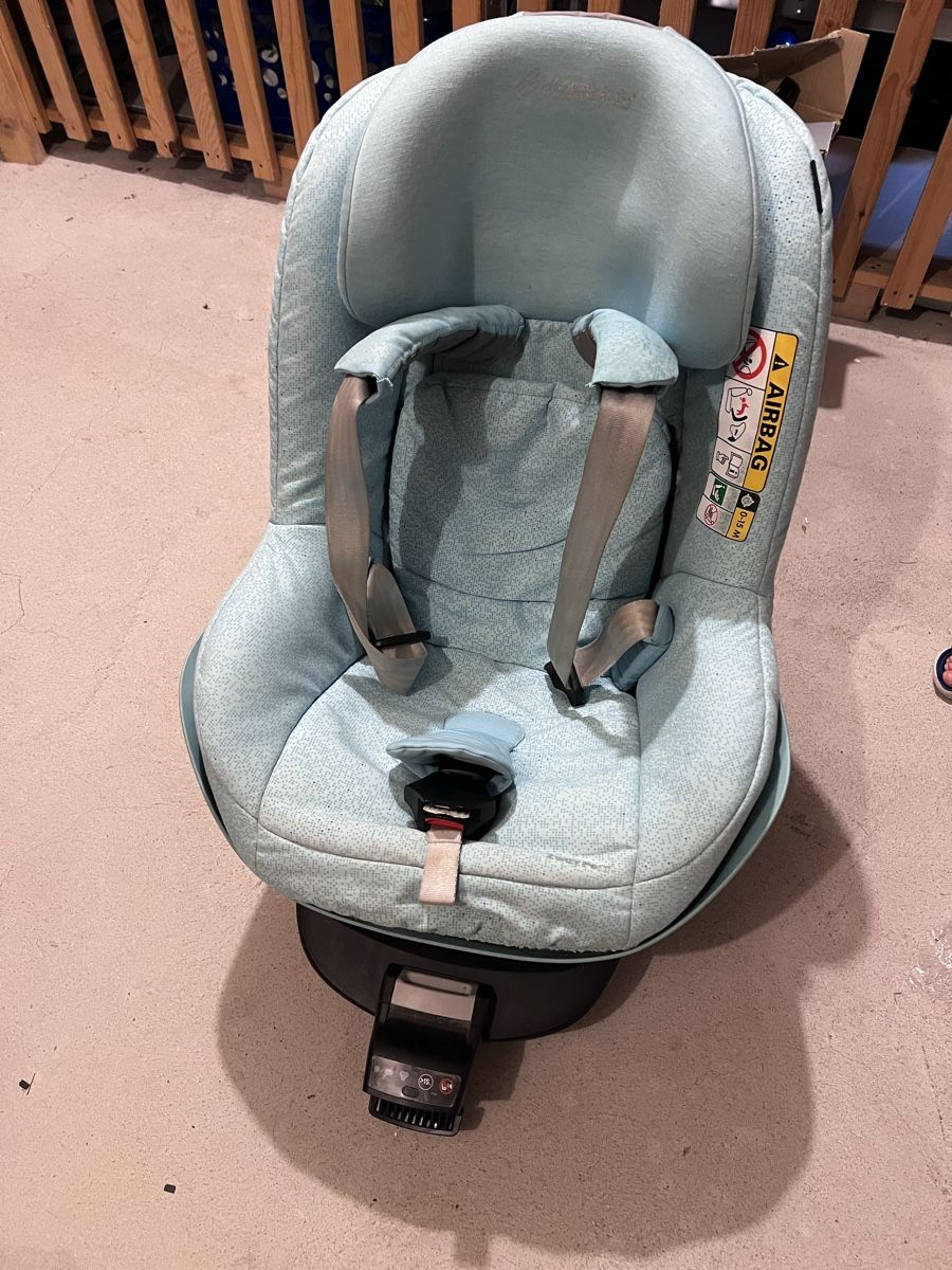 Sièges auto: Maxi-Cosi 2wayPearl mit 2wayFix ISOFIX Basis – D'occasion à Wädenswil par dai_2bcv