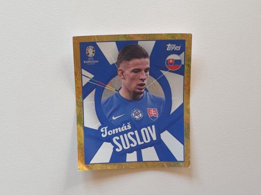 Autocollant Topps Euro 2024 – Suslov Parallèle Bleu – Rare SVK