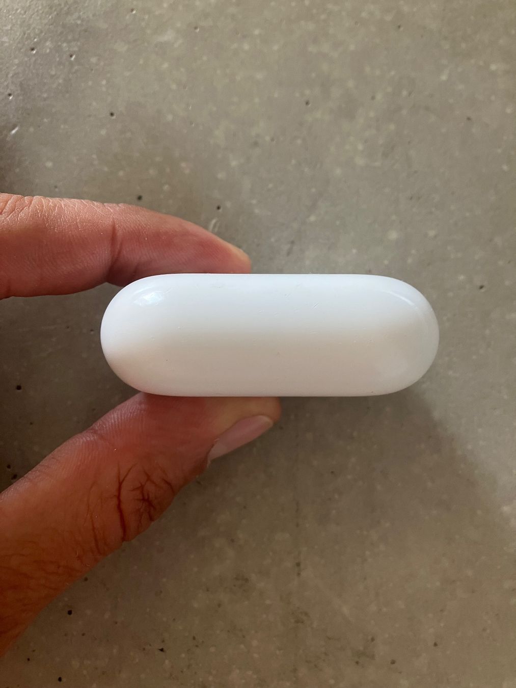 Apple Cuffie: Apple AirPods Pro 1 Charging Case – Usato da Lausanne venduto da mr.v 5