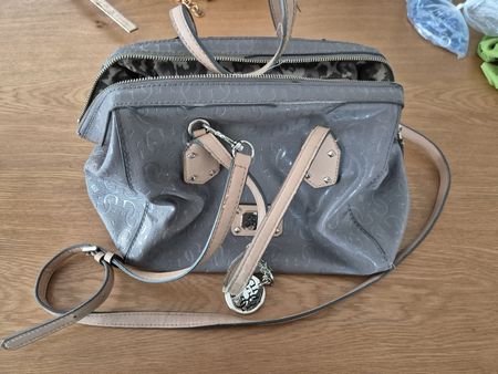 Guess Handtasche mit Gebrauchsspuren
