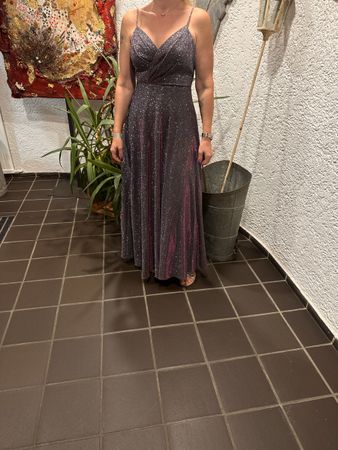 Abendkleid lang glitzernd lila rückenfrei guter Zustand