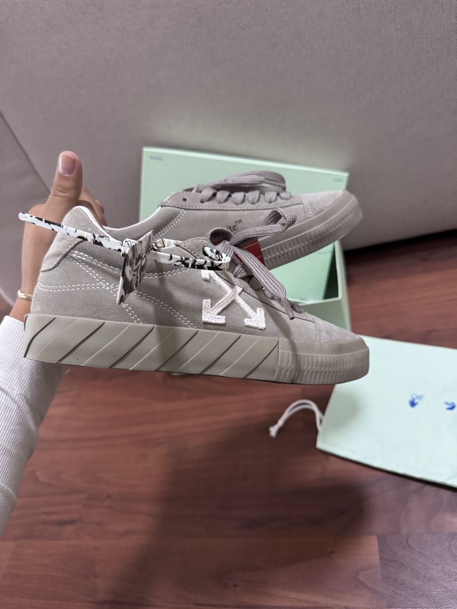 Off-White Scarpe da donna: Off-White Wmns Vulc Sneaker 'Dark Beige' – Nuovo e nell'imballaggio originale da Luzern venduto da raquel.m