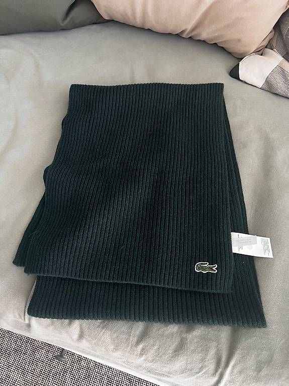 Foulards & écharpes: Lacoste Schall in Grün – D'occasion à Oberwil-Lieli par Jo-Ke 1