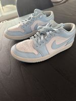 Nike Air Jordan 1 Low, hellblau/weiss, Gr. 40, Top Zustand