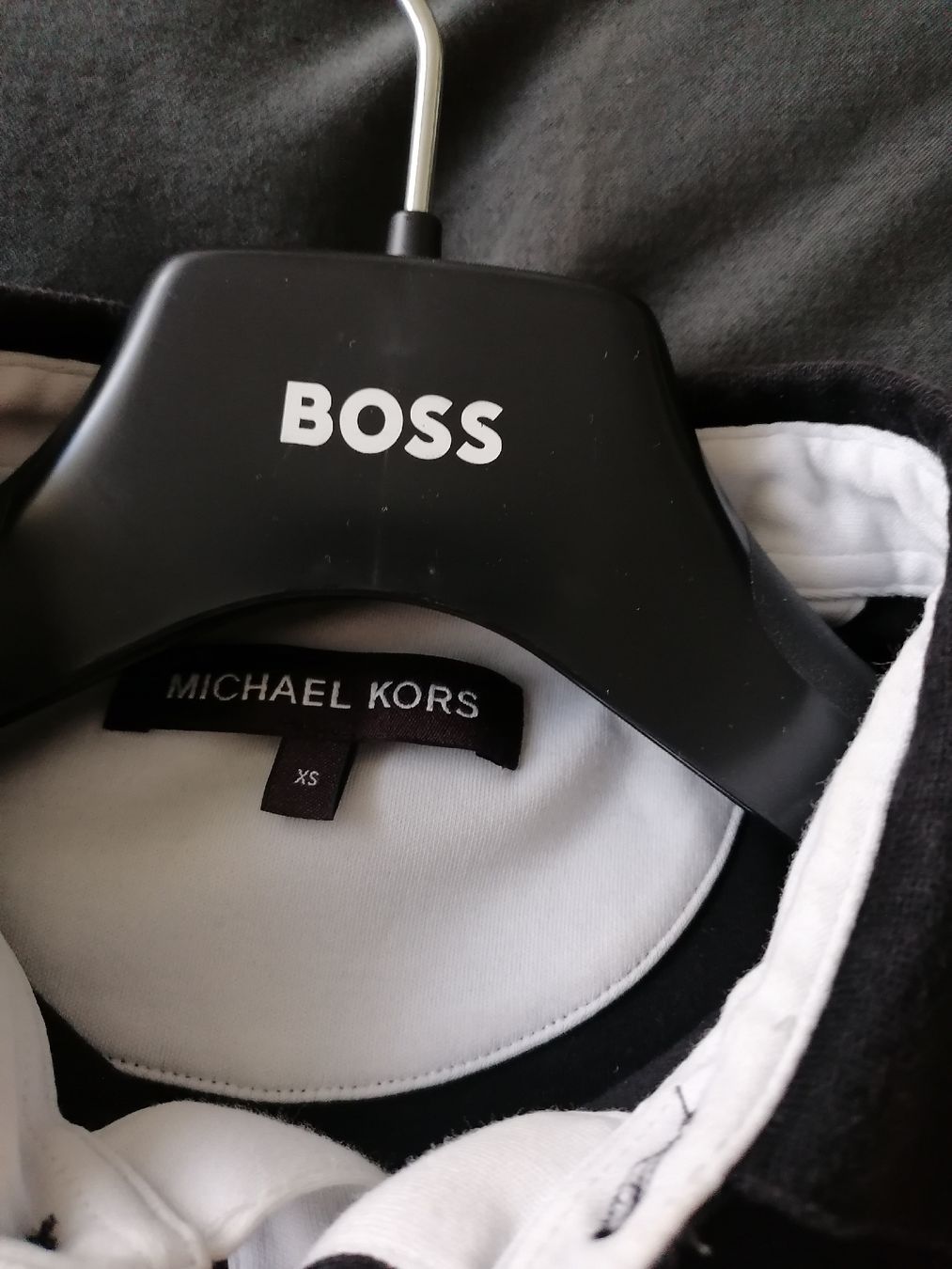 T-shirts: T'Shirt Michael Kors – D'occasion à Adliswil par Romanista1927 2