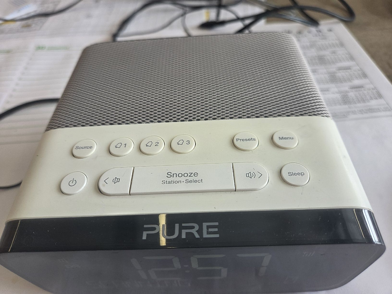 Radios: Pure Siesta Rise Radio Wecker - Top Zustand! Tolles Design. – Gebraucht aus Flawil von Hamdia12 3