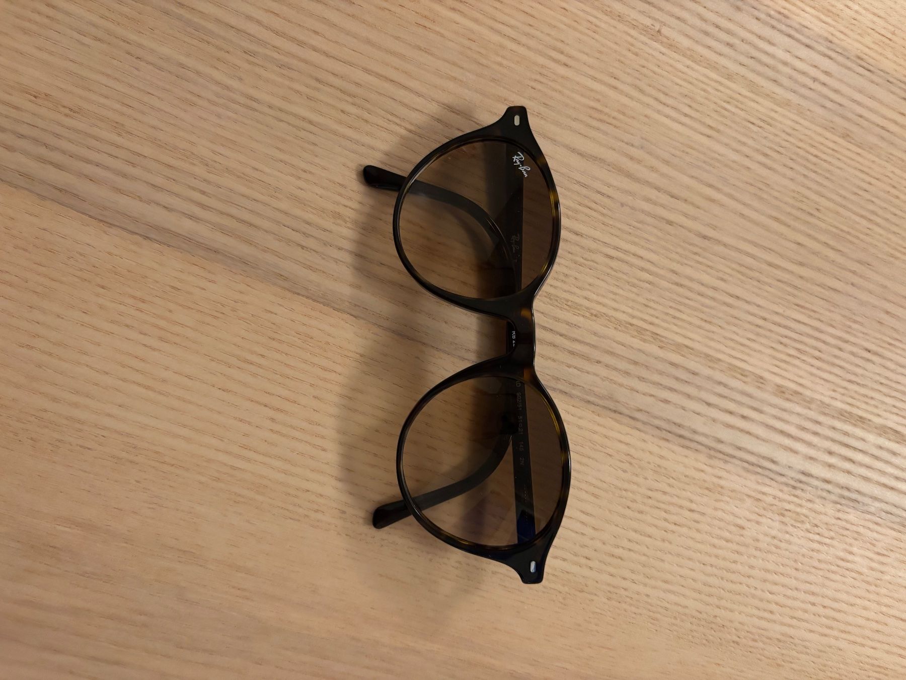 Ray-Ban Lunettes & Verres: Lunette de soleil Ray-Ban – Neuf (Voir description) à Neuchâtel par aur_fb6z