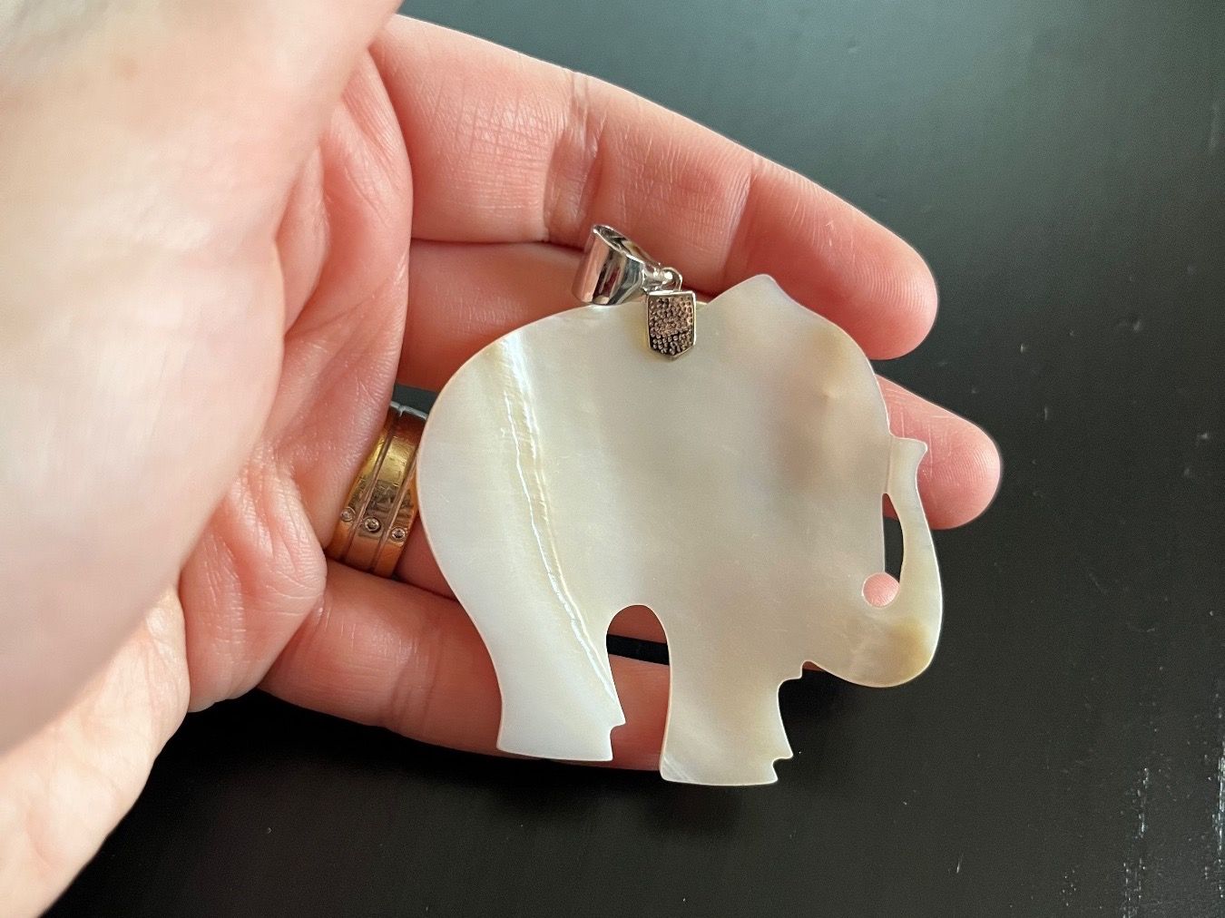 Pendentifs: Amulett/ Anhänger Elefant aus Perlmutt – Neuf (Voir description) à Gams par Mariawicca 2