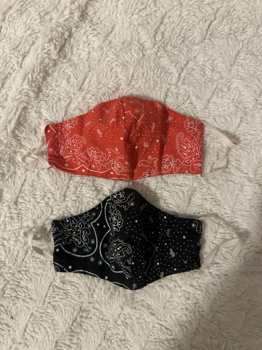 Gesichts- und Gehörschutz: 2er Set Levi's Stoffmasken – Gebraucht aus Luzern von gnika