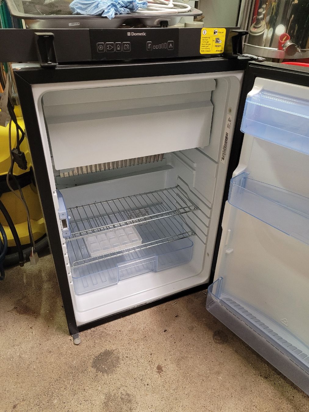 Kühlschrank: Dometic Kühlschrank – Gebraucht aus Trasadingen von leinad123
