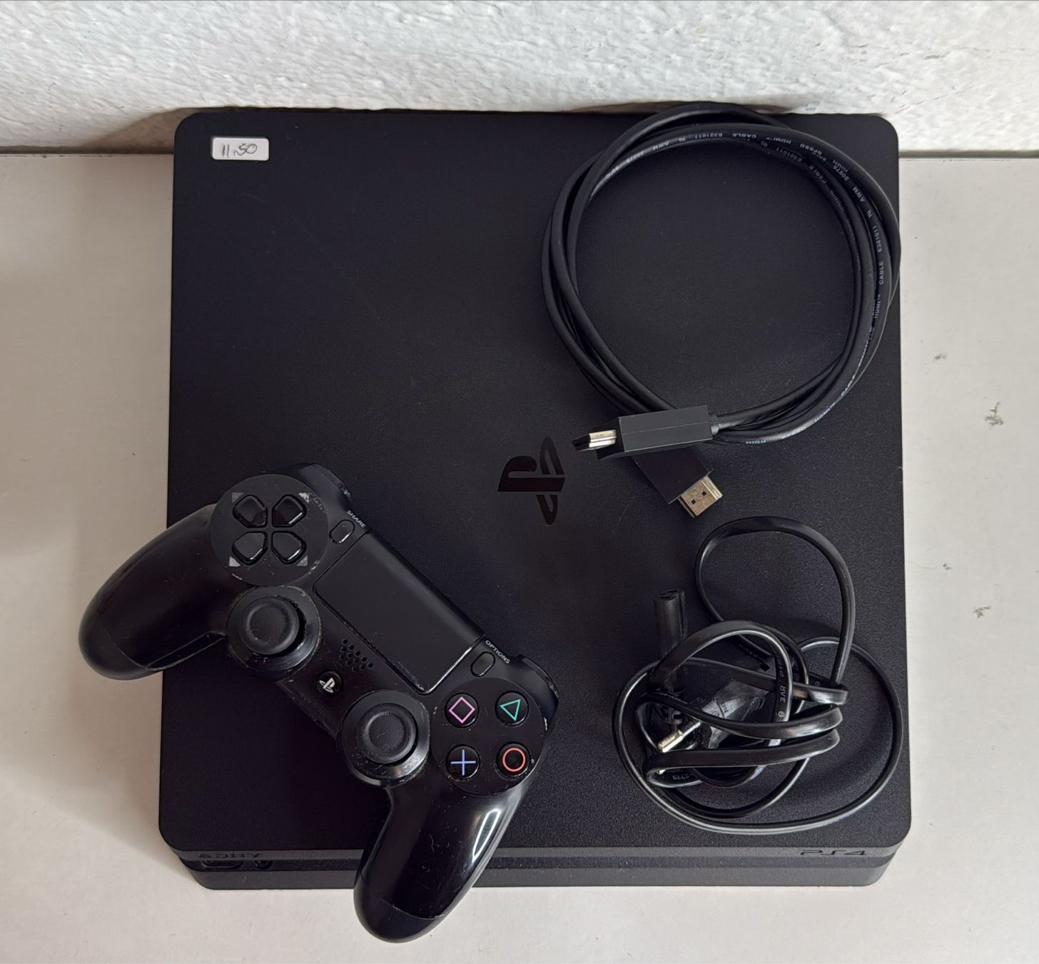 Sony Console: Playstation 4 PS4 Slim 500GB mit Controller Top Zustand – Usato da Ehrendingen venduto da lax21