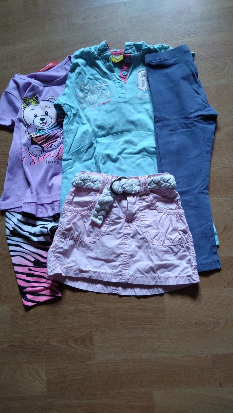 Lotti & Set di vestiti: Mädchen Sommerkleiderpaket gr 98 – Usato da Triengen venduto da Ronner84