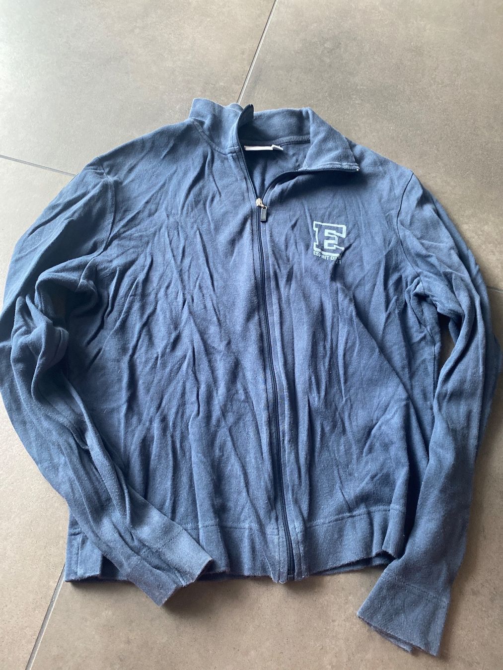 Esprit Pulls & Sweat-shirts: ESPRIT gilet Taille M – D'occasion à Delémont par Ma_LoU.01