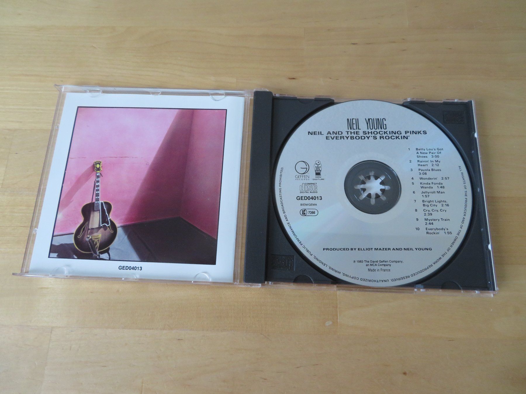 CD: NEIL YOUNG "Everybodys Rocking" – Usato da zürich venduto da Goldimmund 1