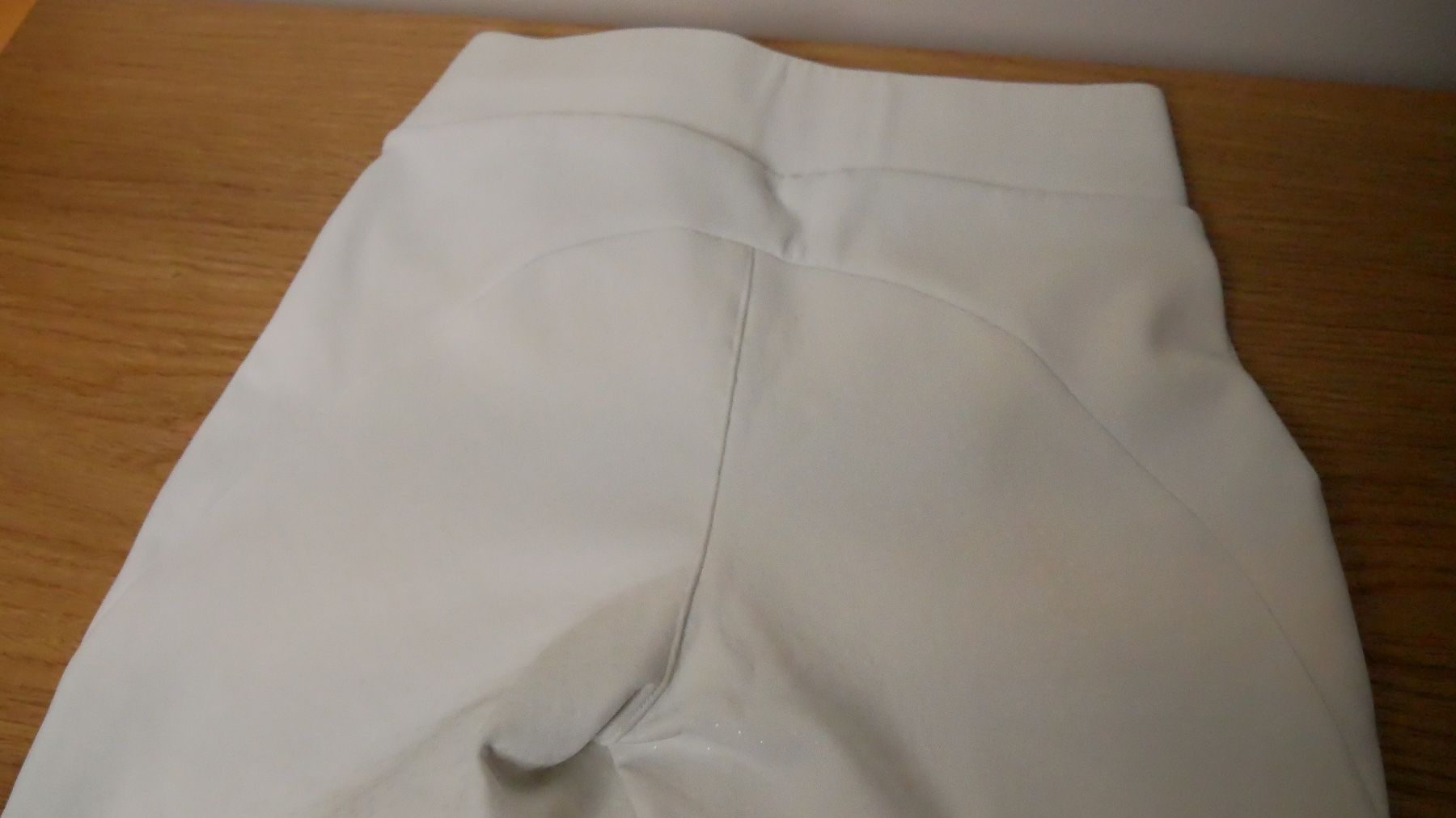 Tommy Hilfiger Pantaloni: Tommy Hilfiger Reithose Turnierreithose Concours weiss – Usato da Zürich venduto da julia_vina 6