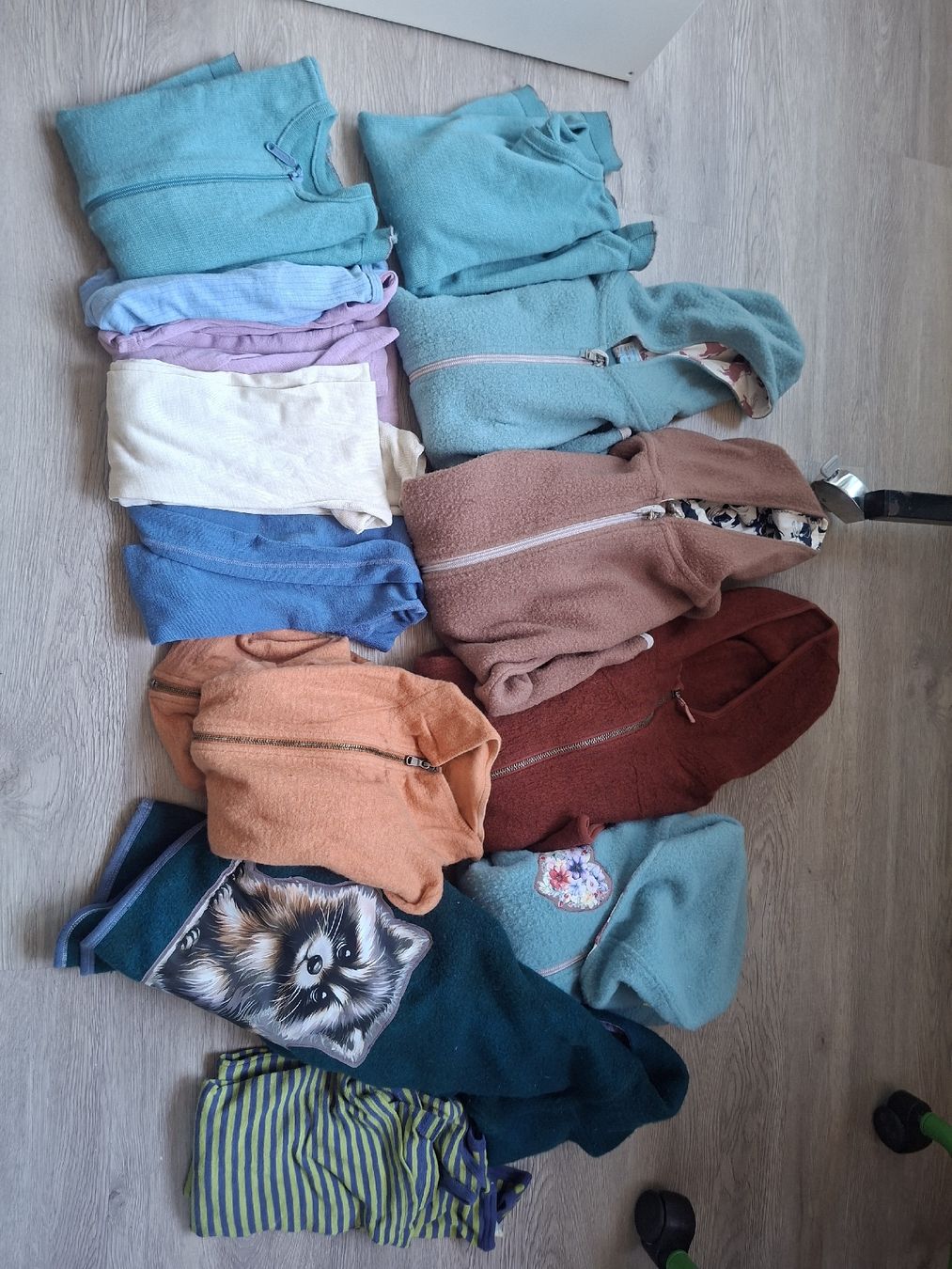 Lotti & Set di vestiti: Kleider aus Wolle – Usato da Wolhusen venduto da matjm